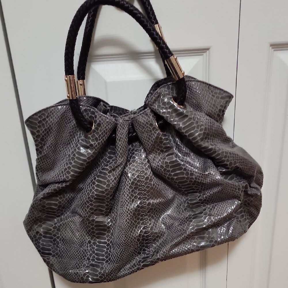 Elegant Gray Snake Print Women's Bag